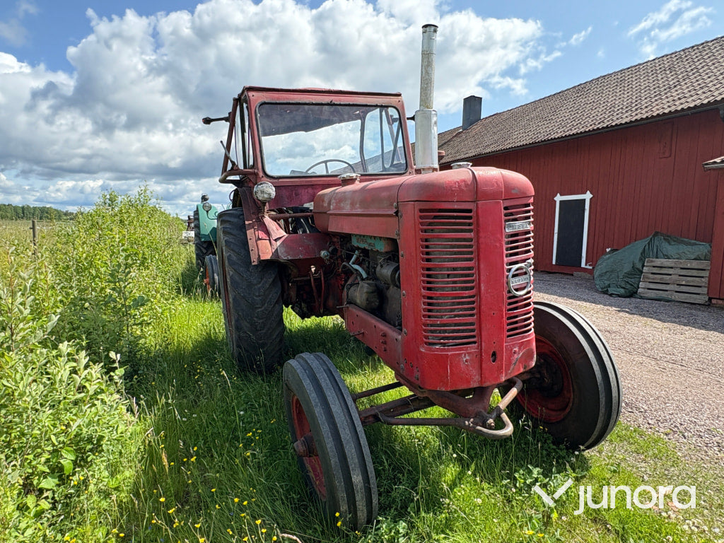 Traktor BM- 55