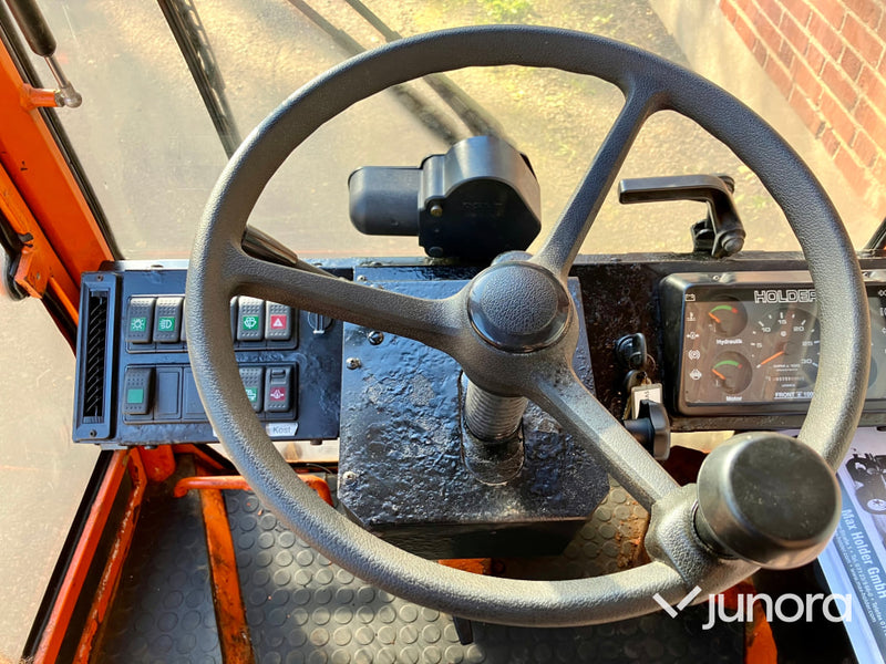 Holder C240 redskapsbärare