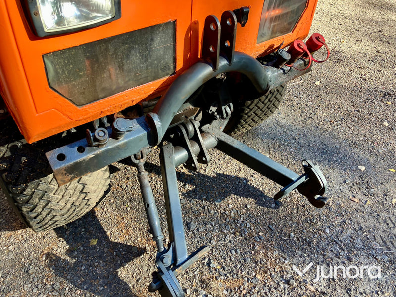 Holder C240 redskapsbärare