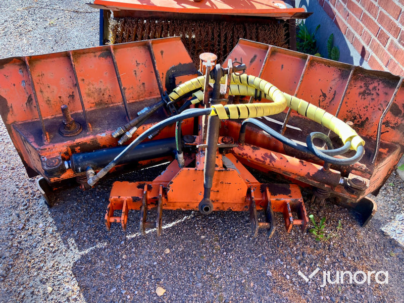 Holder C240 redskapsbärare