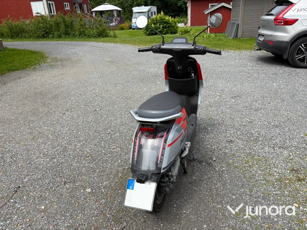 Elmoped - Super, Soco