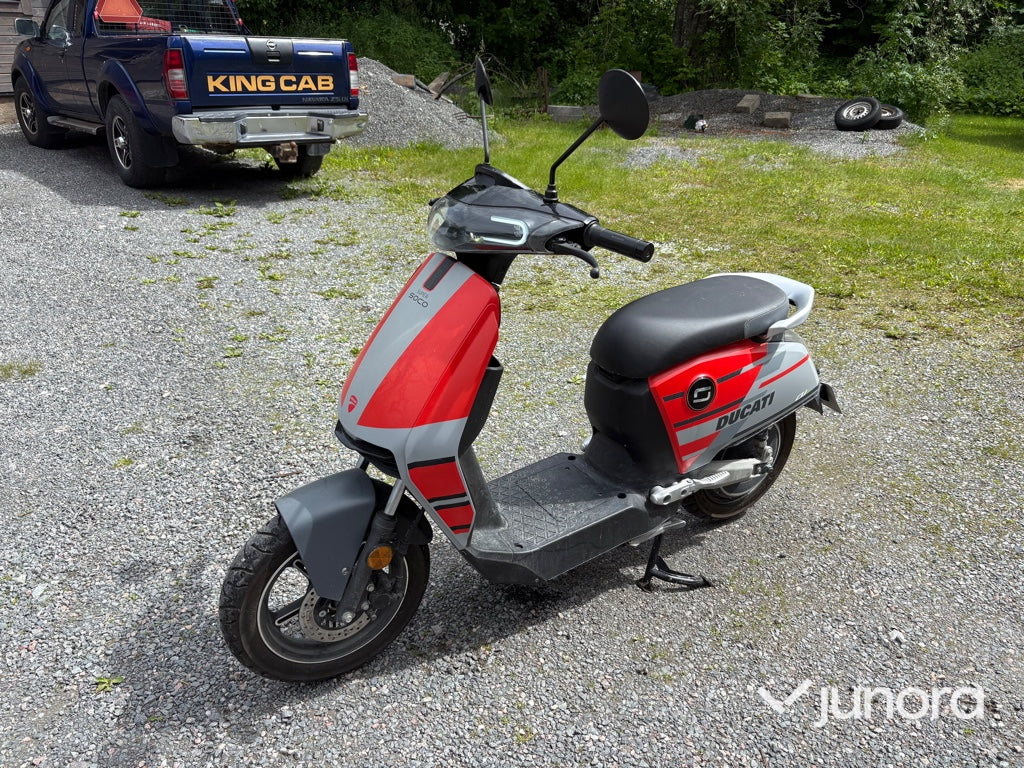 Elmoped - Super, Soco