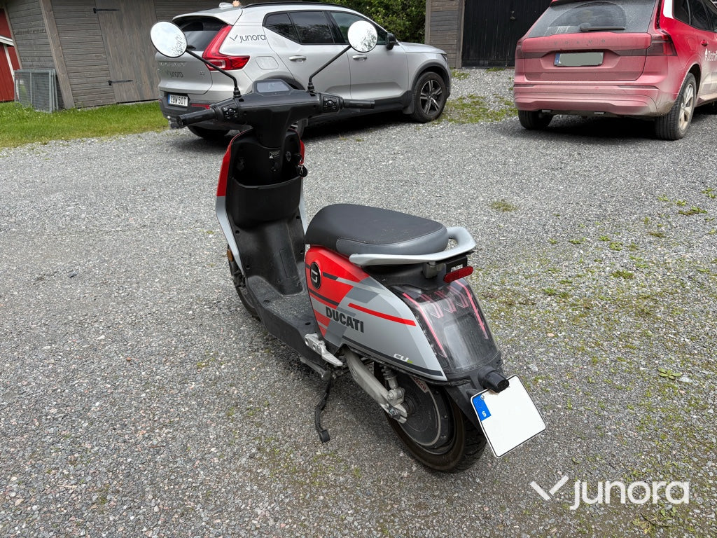 Elmoped - Super, Soco