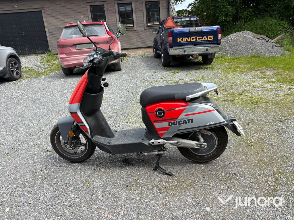 Elmoped - Super, Soco