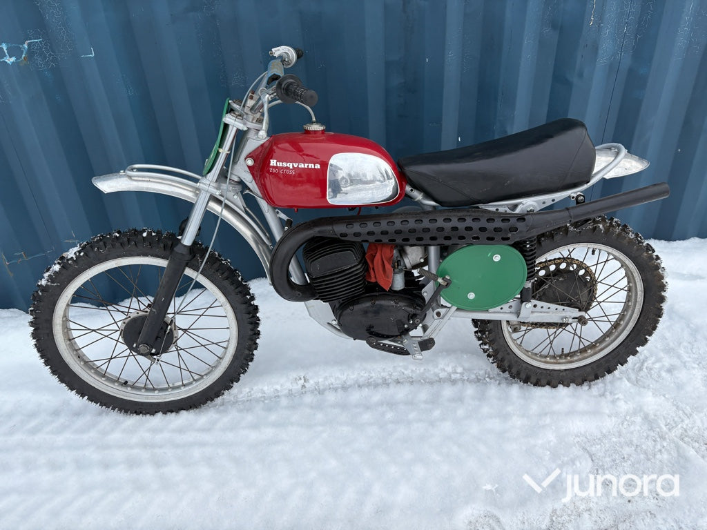 Crossmotorcykel - HVA 250 cc