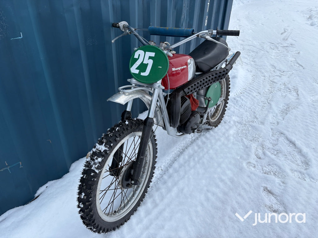 Crossmotorcykel - HVA 250 cc