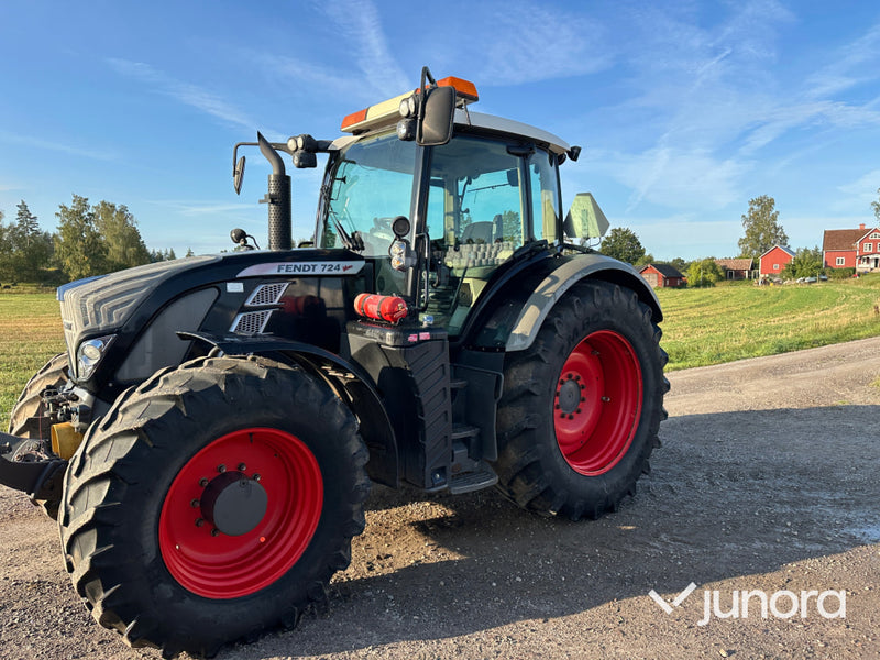 Fendt 724 vario med frontlyft & pto