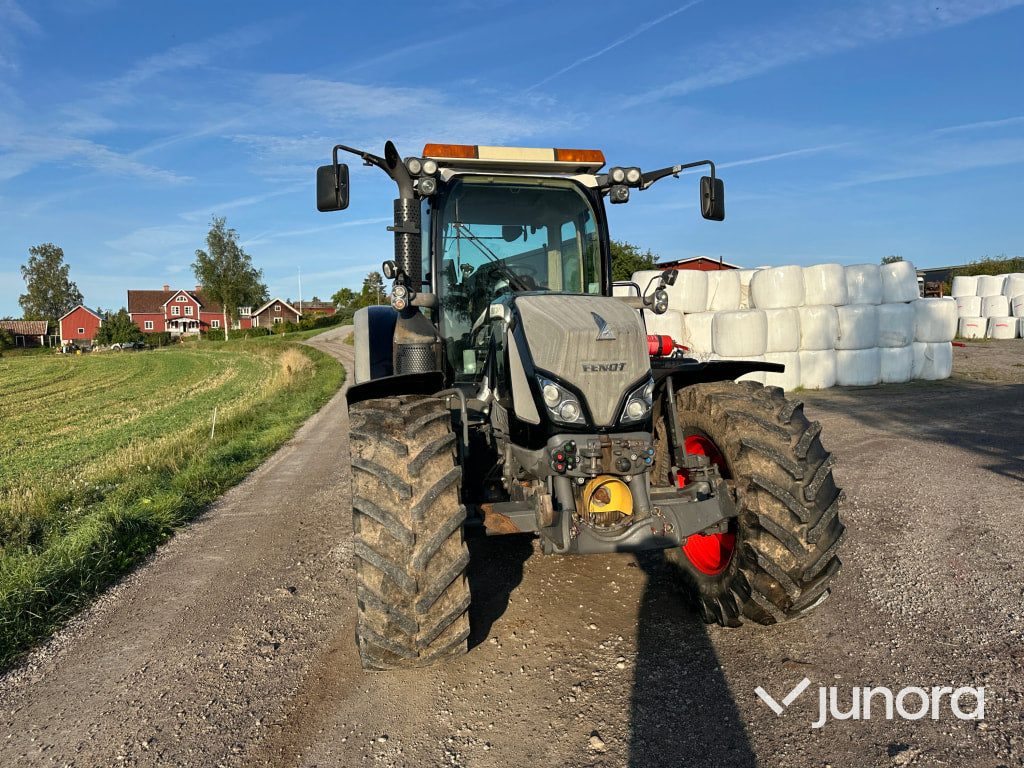 Fendt 724 vario med frontlyft & pto