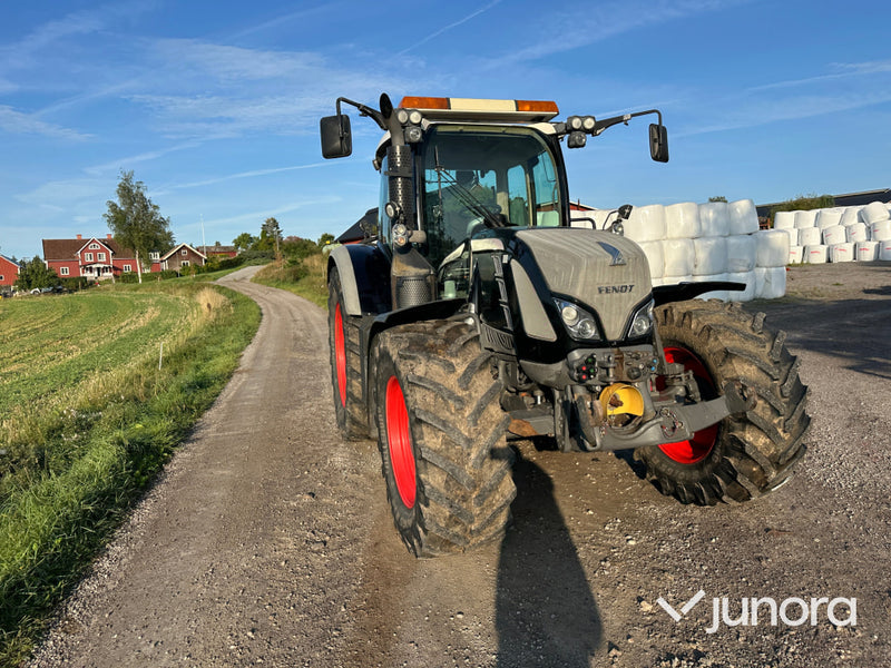 Fendt 724 vario med frontlyft & pto