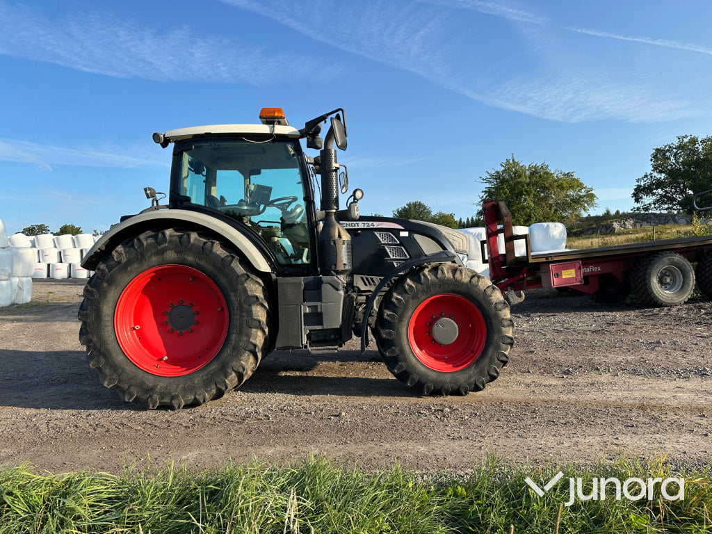 Fendt 724 vario med frontlyft & pto