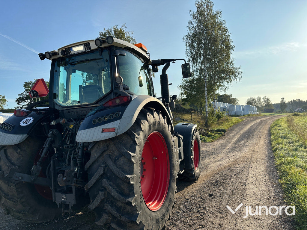 Fendt 724 vario med frontlyft & pto
