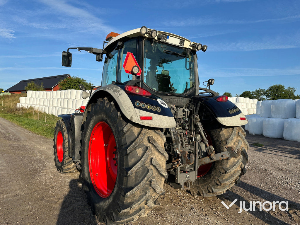 Fendt 724 vario med frontlyft & pto