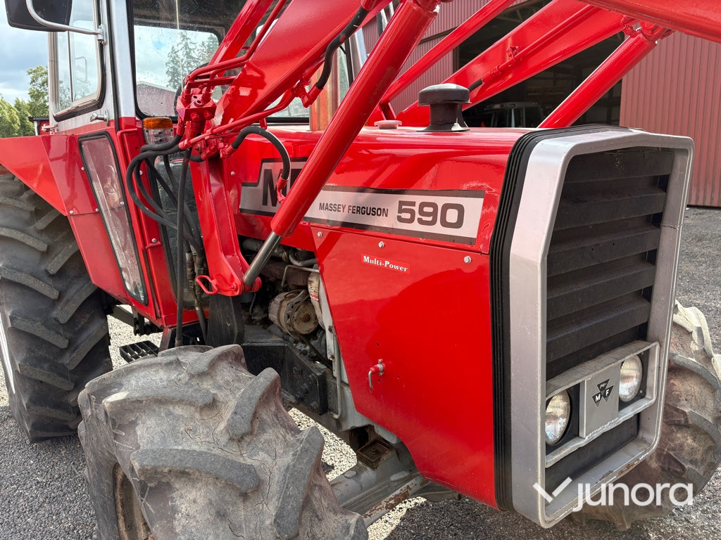Lastartraktor Massey Ferguson 590