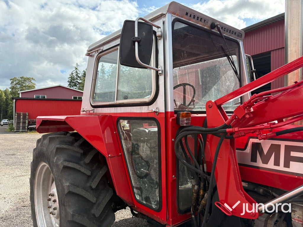 Lastartraktor Massey Ferguson 590