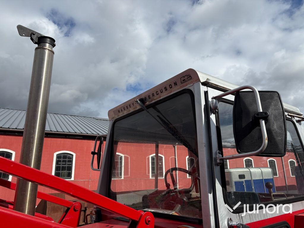 Lastartraktor Massey Ferguson 590