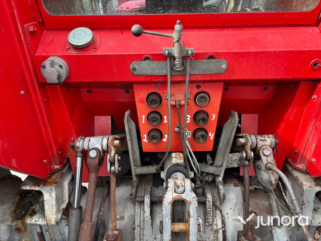 Lastartraktor Massey Ferguson 590