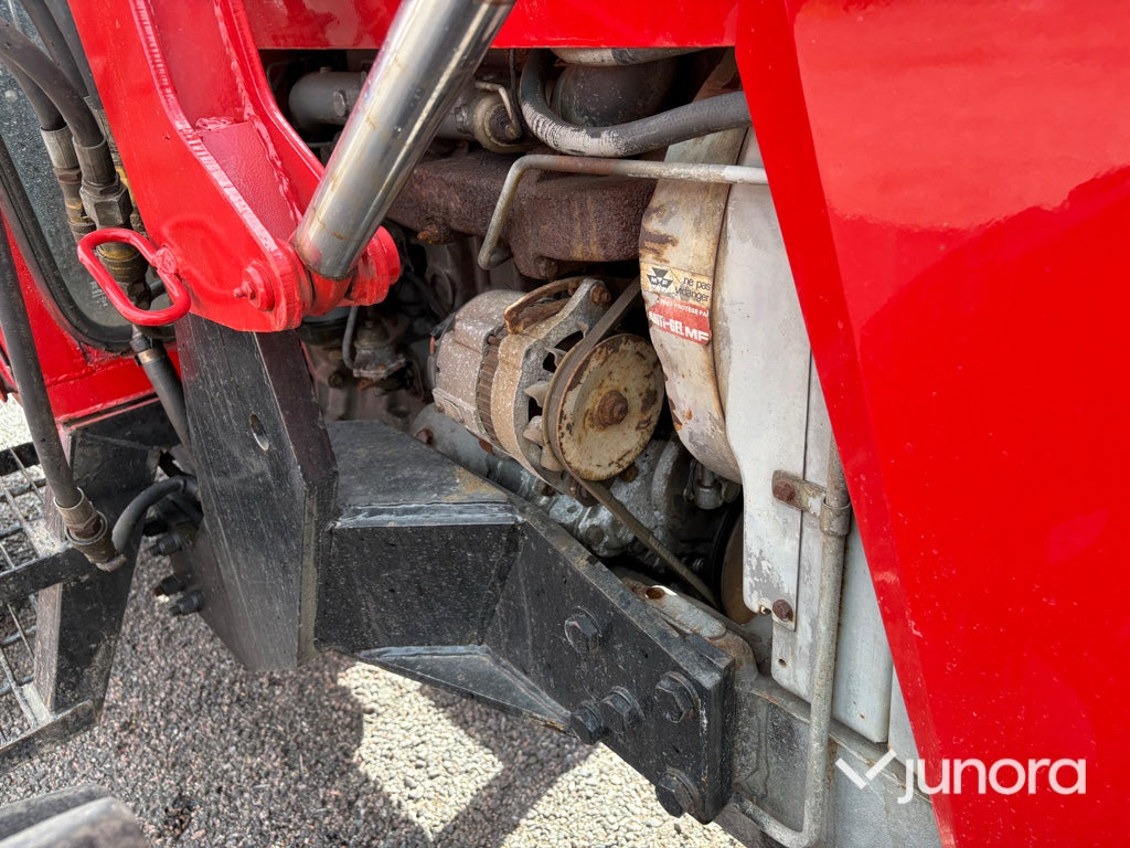Lastartraktor Massey Ferguson 590