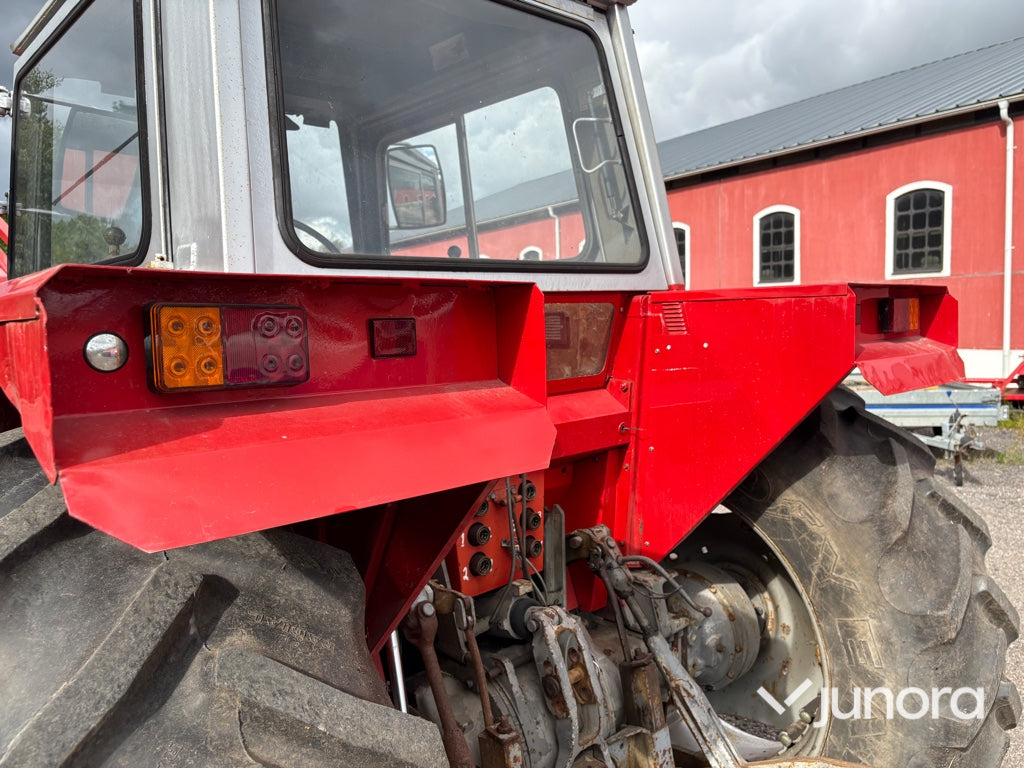 Lastartraktor Massey Ferguson 590