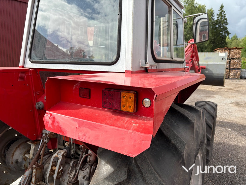 Lastartraktor Massey Ferguson 590