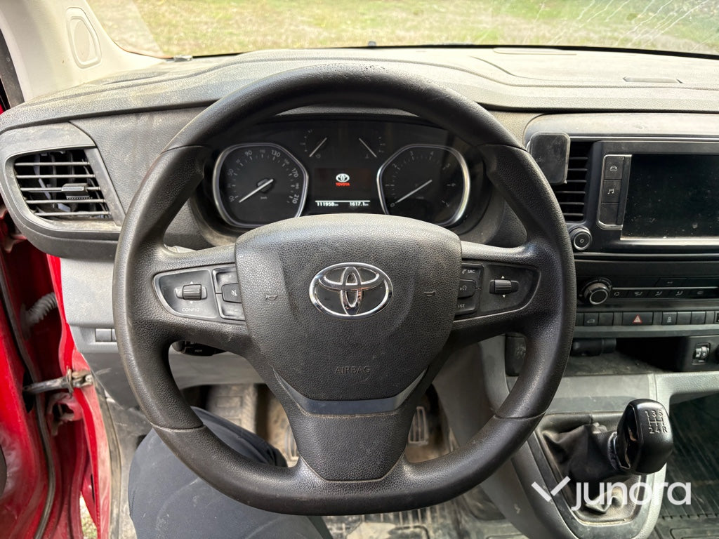 Skåpbil Toyota Proace