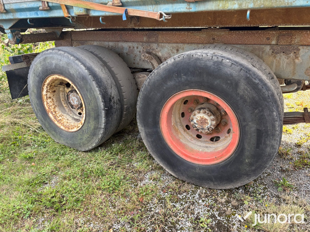 Vattentank med dragkärra