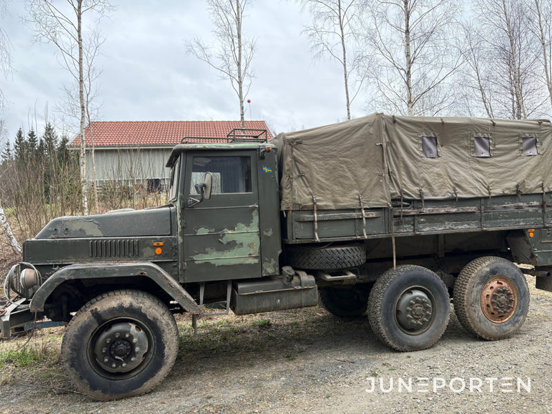 Militär lastbil Volvo TL 31