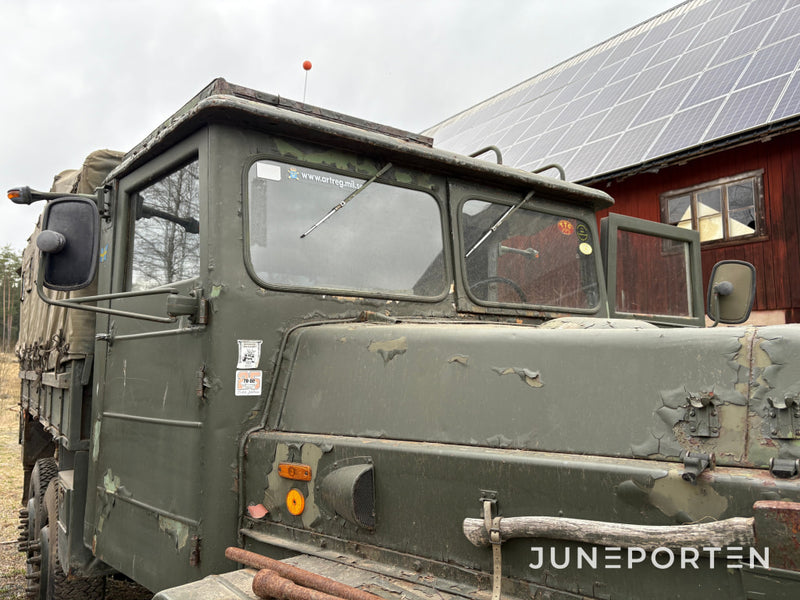 Militär lastbil Volvo TL 31