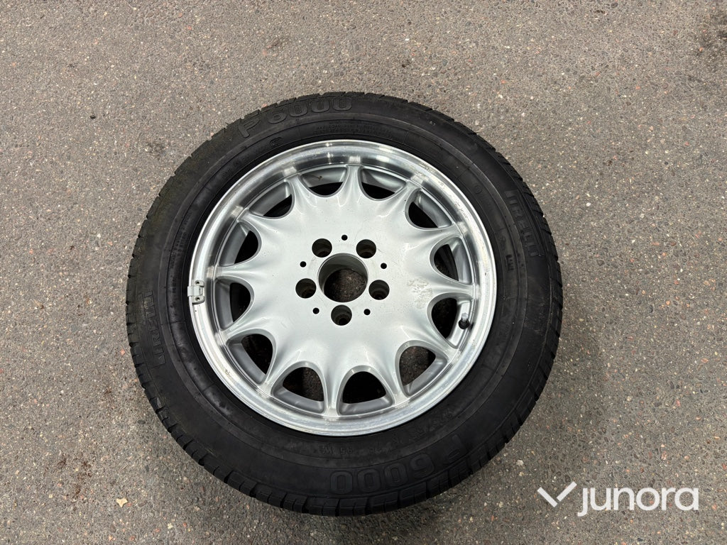 Däck med fälg – 225/55R16 Pirelli