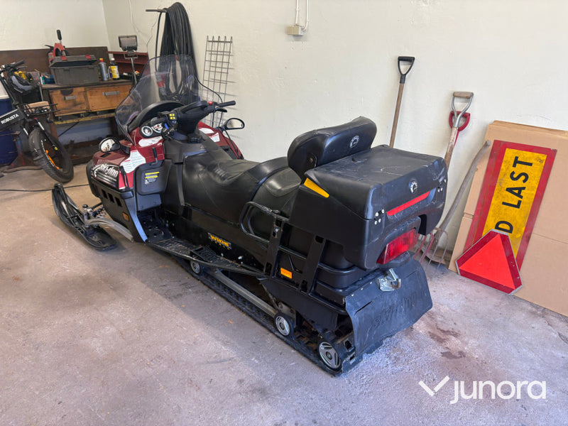 Snöskoter SKI-DOO Expedition