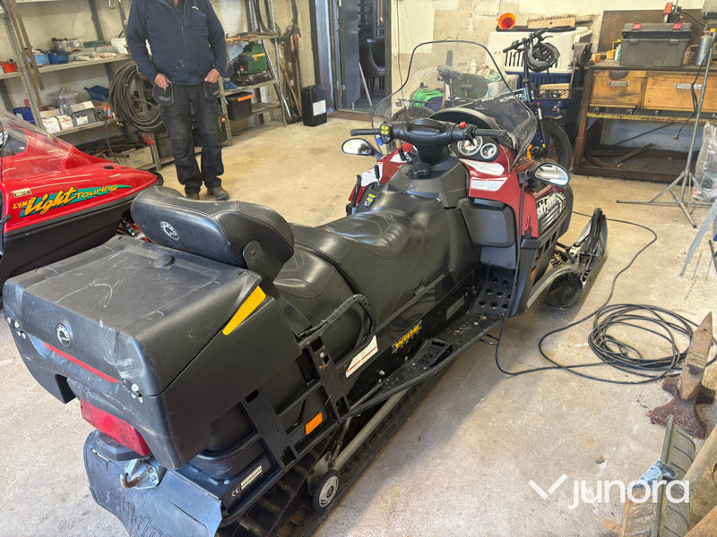 Snöskoter SKI-DOO Expedition