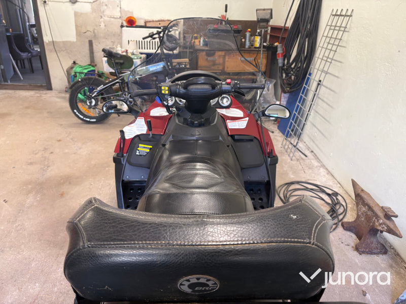 Snöskoter SKI-DOO Expedition
