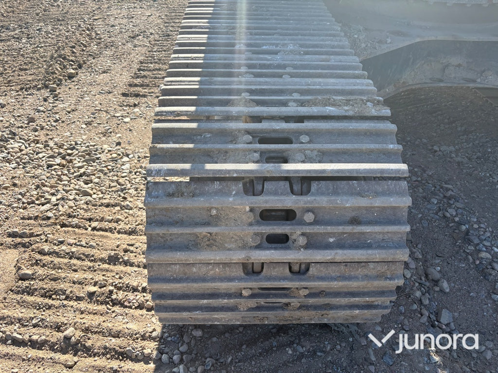 Grävmaskin Hyundai HX220L med tiltrotator och redskap