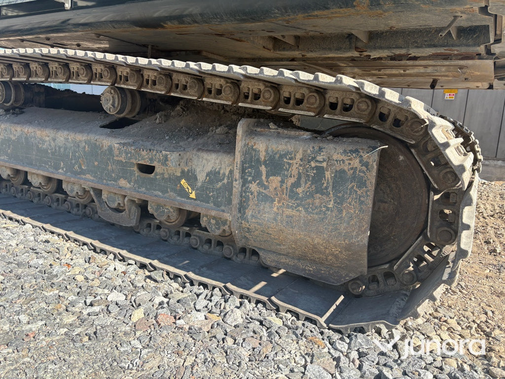 Grävmaskin Hyundai HX220L med tiltrotator och redskap