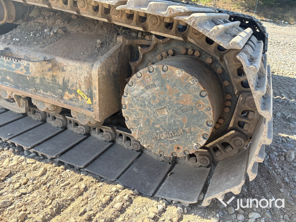 Grävmaskin Hyundai HX220L med tiltrotator och redskap