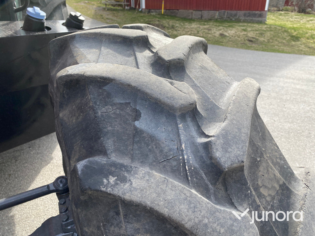 Traktor - Valtra N103.4 skogsutrustad