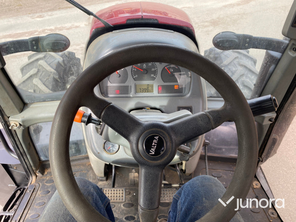 Traktor - Valtra N103.4 skogsutrustad