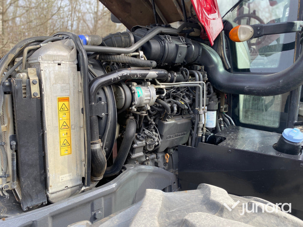 Traktor - Valtra N103.4 skogsutrustad