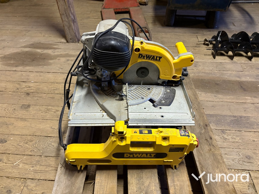 Kap / Gersåg - Dewalt, DW743N, Med klinga