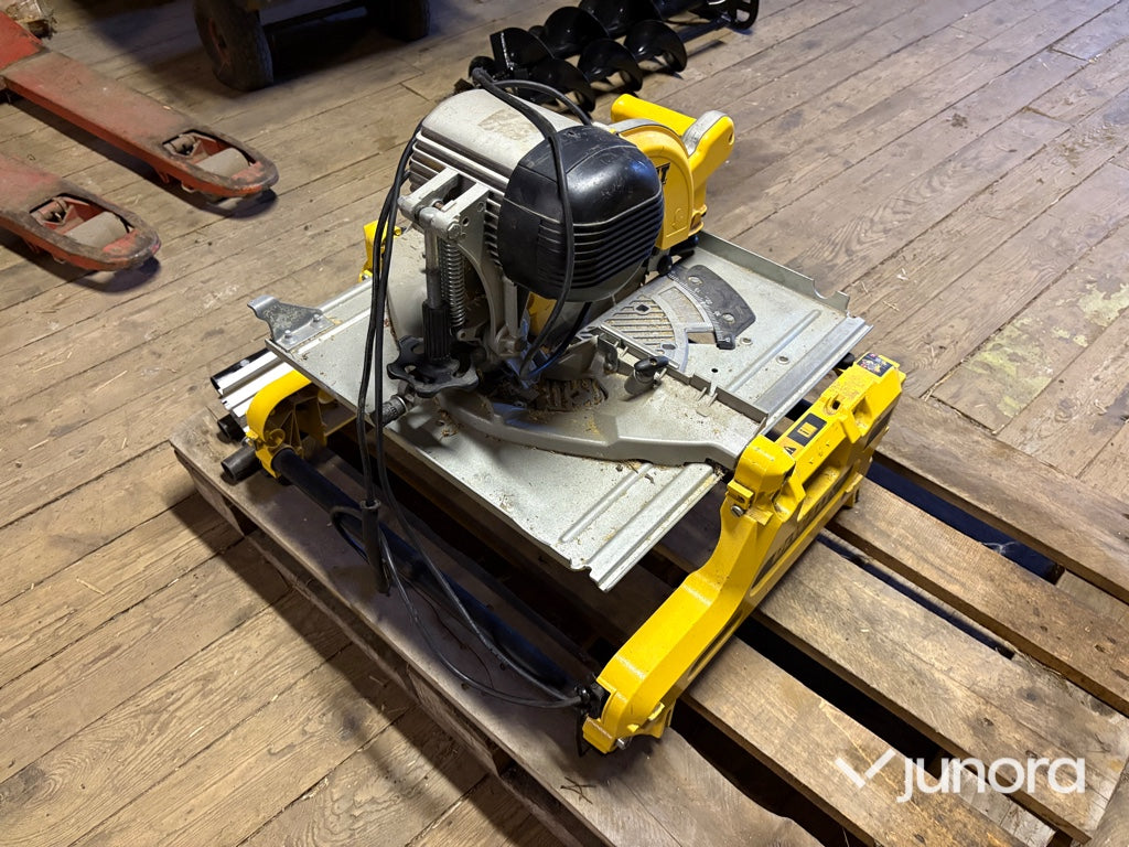 Kap / Gersåg - Dewalt, DW743N, Med klinga