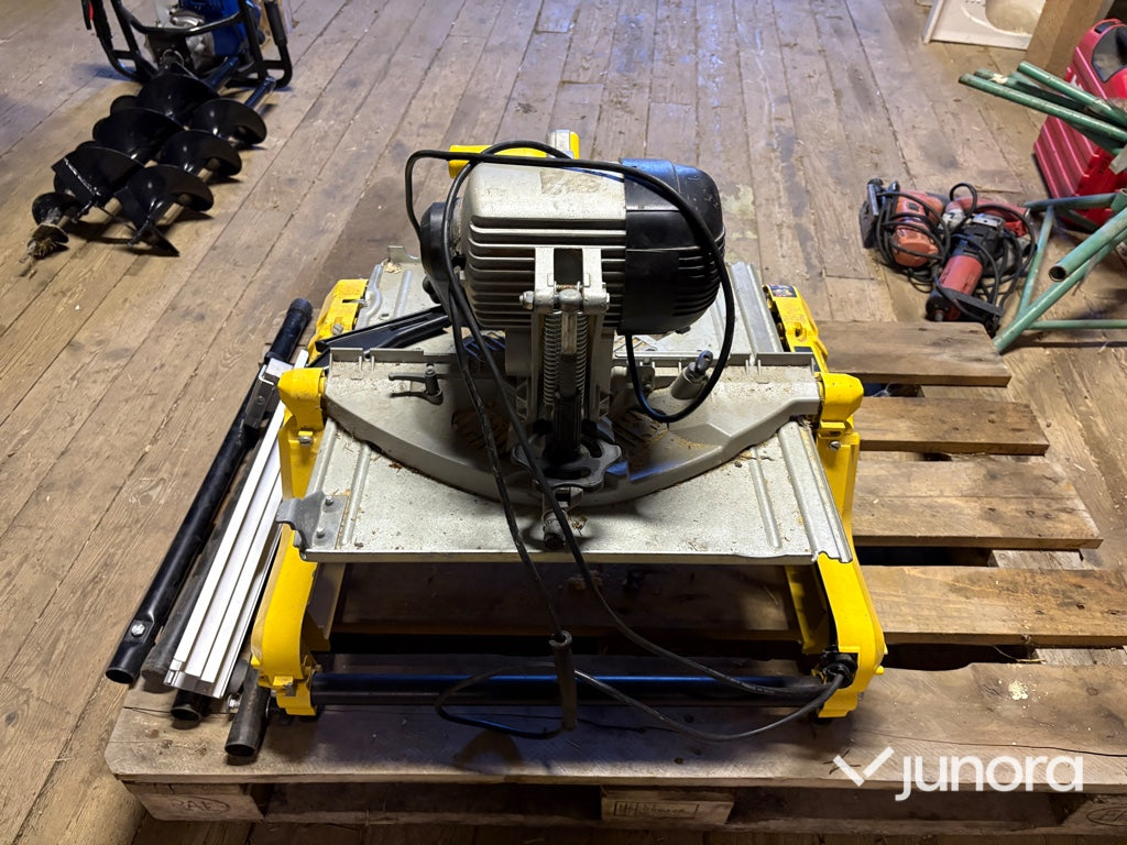 Kap / Gersåg - Dewalt, DW743N, Med klinga