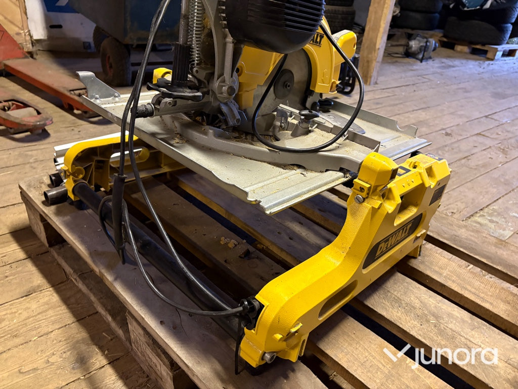 Kap / Gersåg - Dewalt, DW743N, Med klinga