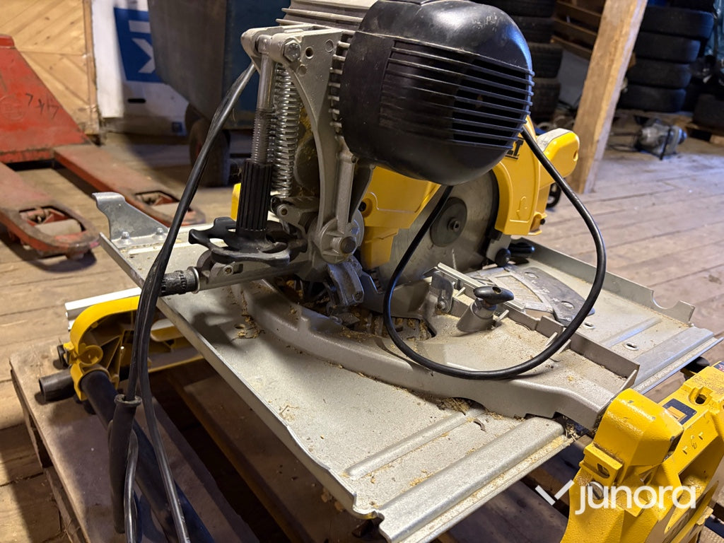Kap / Gersåg - Dewalt, DW743N, Med klinga