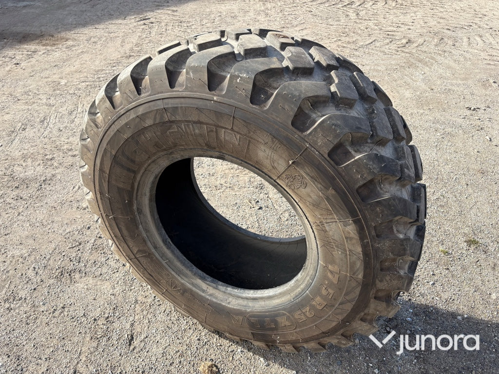 Däck - Michelin 17.5 R 25
