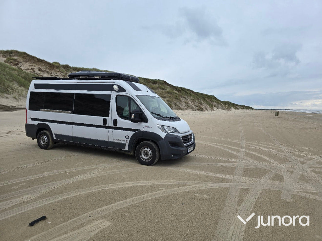 Campervan plåtis Fiat Ducato byggd husbil. 2017