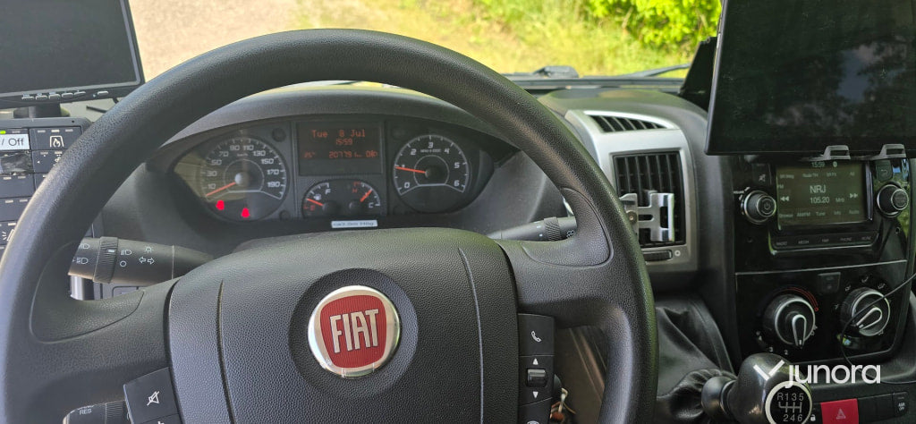 Campervan plåtis Fiat Ducato byggd husbil. 2017