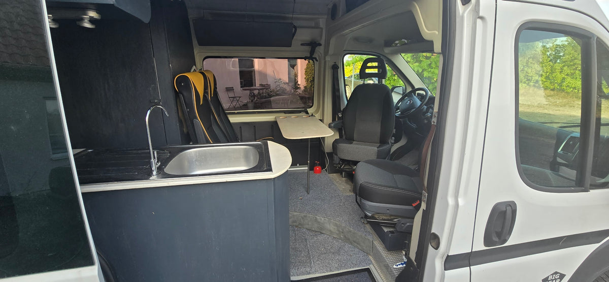 Campervan plåtis Fiat Ducato byggd husbil. 2017
