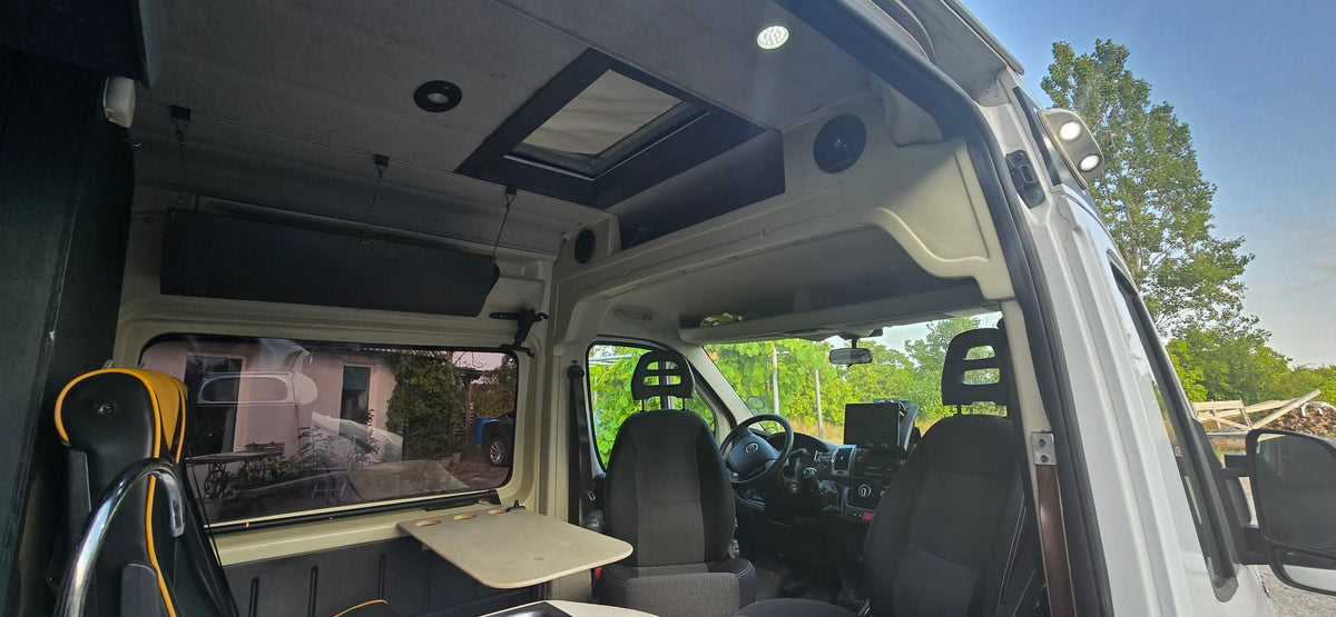 Campervan plåtis Fiat Ducato byggd husbil. 2017
