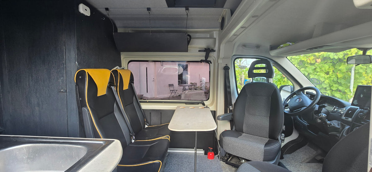 Campervan plåtis Fiat Ducato byggd husbil. 2017