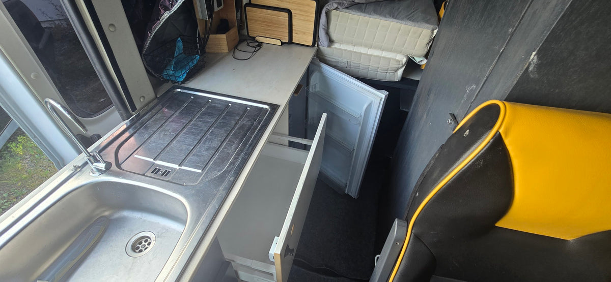 Campervan plåtis Fiat Ducato byggd husbil. 2017