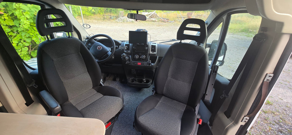 Campervan plåtis Fiat Ducato byggd husbil. 2017